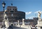 Замок Святого Ангела в городе Рим в Италии. Мост Святого Ангела